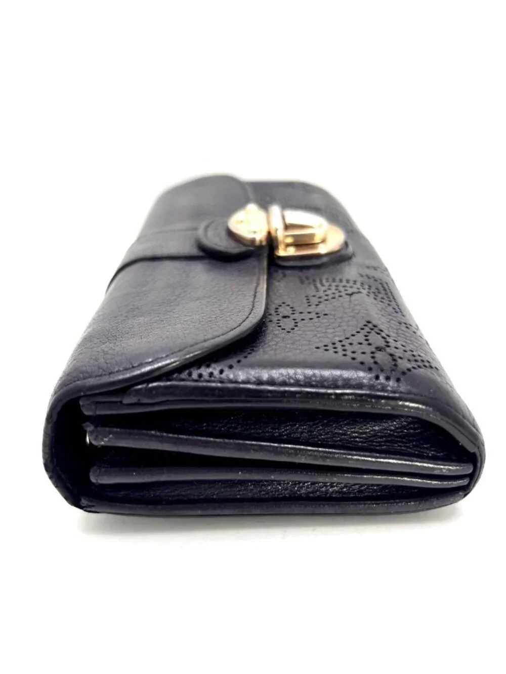 Louis Vuitton color dark